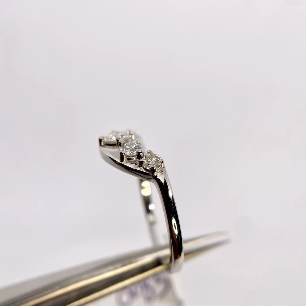 Classic 5-Stone Moissanite Ring 18K White Gold 925 Silver Band Ring Guard GRA